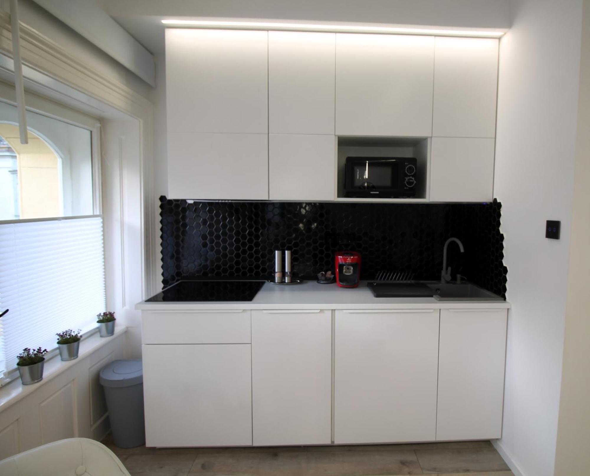 Modern Studio A Belvaros Koezepen Parkoloval- Kata Studioapartman Gyor Exterior photo